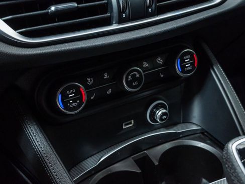 Used 2018 Alfa Romeo Stelvio Ti Sport AWD/4WD image 18