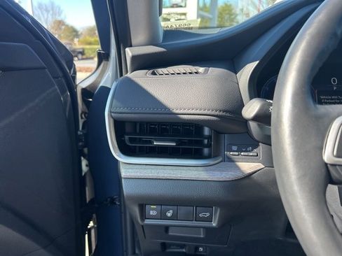 Used 2024 Toyota Grand Highlander Platinum image 27