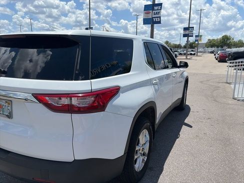 Used 2021 Chevrolet Traverse LS FWD image 5