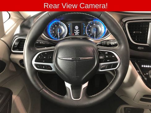 Used 2023 Chrysler Voyager LX FWD image 7
