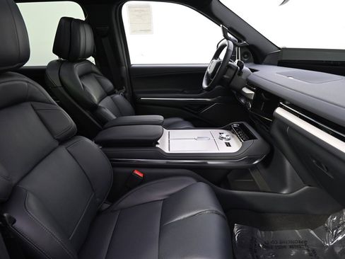 New 2026 Lincoln Navigator L Reserve w/ Jet Appearance Package image 16