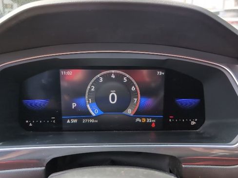 Used 2023 Volkswagen Tiguan SE image 12