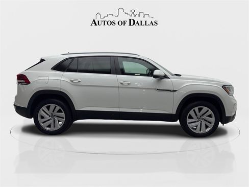 Used 2022 Volkswagen Atlas Cross Sport SE w/ Panoramic Sunroof Package image 10