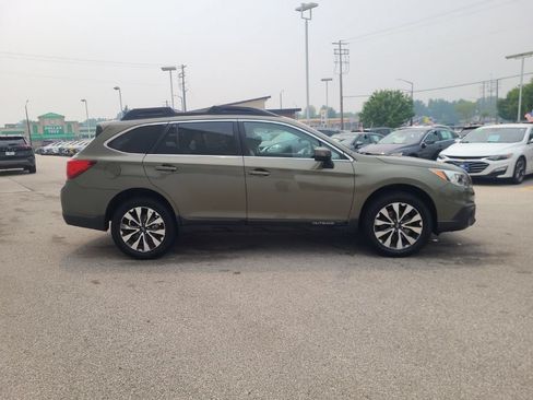 Used 2015 Subaru Outback 2.5i Limited AWD/4WD image 7