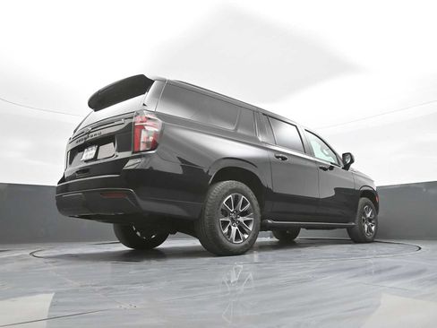 Used 2024 Chevrolet Suburban Z71 w/ Luxury Package image 42