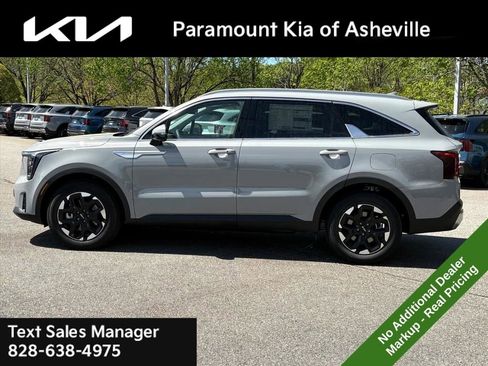 New 2026 Kia Sorento S FWD image 3