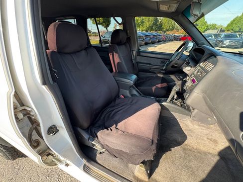 Used 1997 Nissan Pathfinder LE AWD/4WD image 10