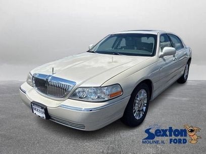 Used 2006 Lincoln Town Car Signature Limited