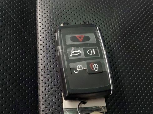 Used 2020 Land Rover Range Rover Long Wheelbase HSE image 26