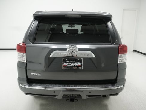 Used 2011 Toyota 4Runner SR5 w/ Convenience Pkg RWD image 5