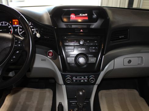 Used 2017 Acura ILX FWD image 12