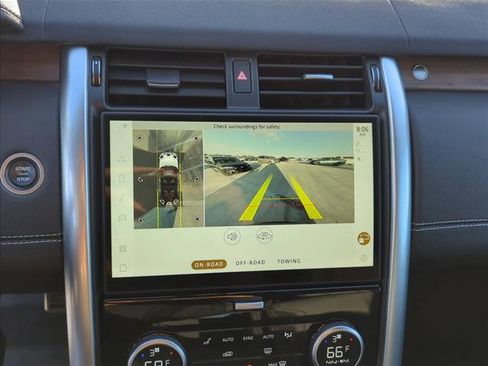 Used 2024 Land Rover Discovery Dynamic SE image 18