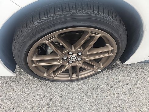 Used 2024 Toyota Corolla Hybrid Sedan image 9