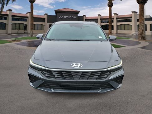Used 2026 Hyundai Elantra SE FWD image 3