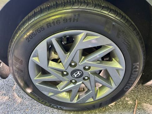 Used 2024 Hyundai Elantra SEL FWD image 37