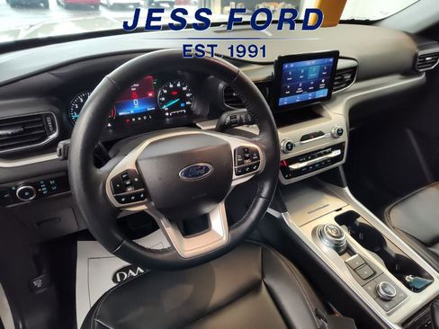 Used 2024 Ford Explorer XLT w/ Equipment Group 202A image 7