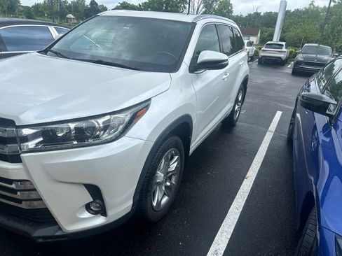 Used 2019 Toyota Highlander Limited AWD/4WD image 1