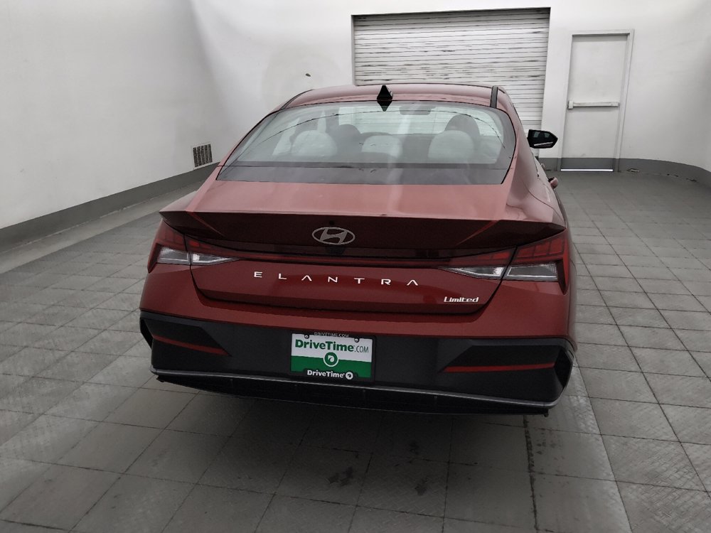 Used 2025 Hyundai Elantra Limited FWD image 7