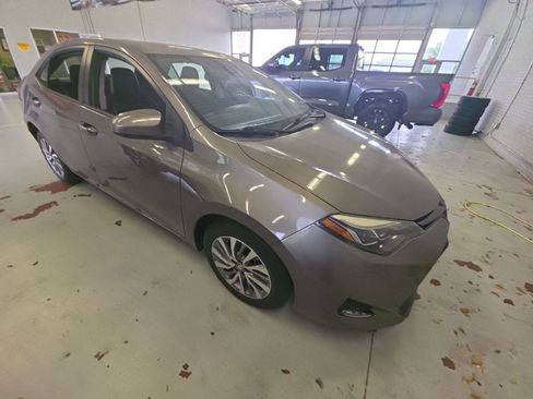 Used 2017 Toyota Corolla XLE image 2