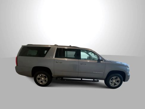 Used 2018 Chevrolet Suburban LT image 9