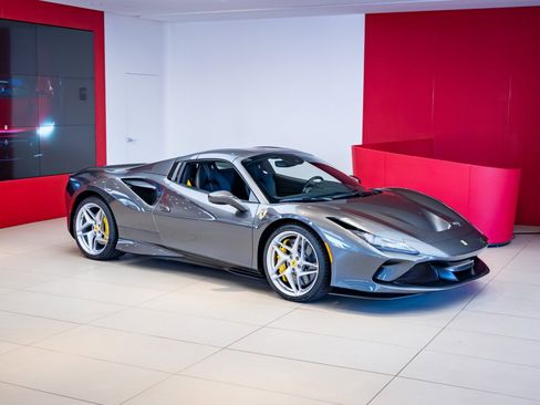 Used 2022 Ferrari F8 Tributo image 27