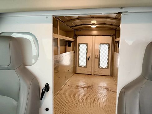 Used 2013 Ford E-350 and Econoline 350 Super Duty w/ PWR Locks & Windows Group image 40