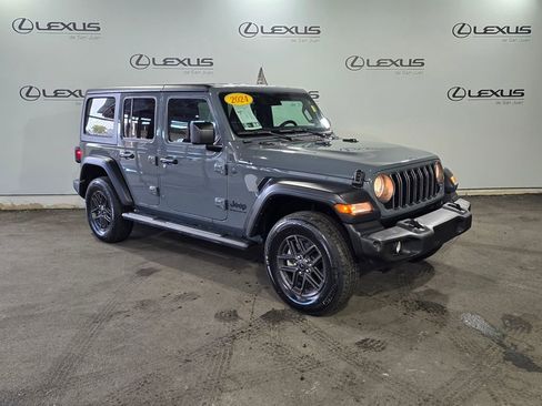 Used 2024 Jeep Wrangler Sport S image 3
