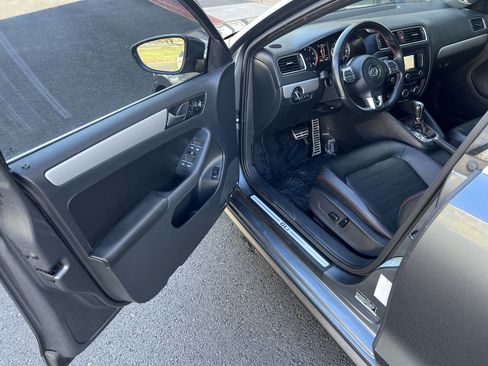 Used 2013 Volkswagen Jetta GLI Autobahn image 7