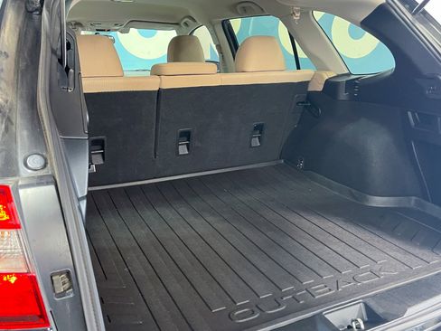 Used 2015 Subaru Outback 2.5i Premium image 11