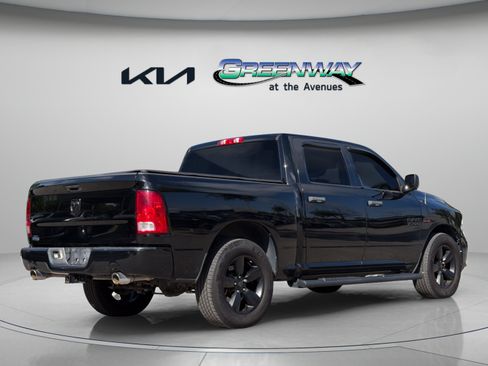 Used 2020 RAM 1500 Express w/ Express Value Package RWD image 7
