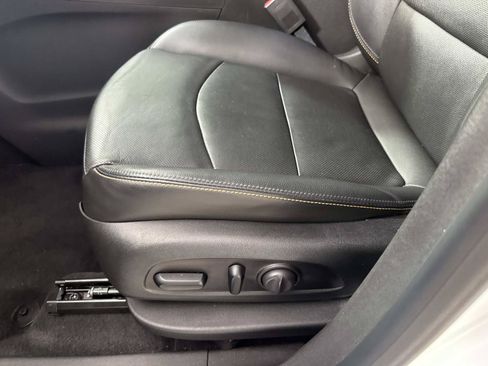 Used 2021 Chevrolet Equinox Premier FWD image 18