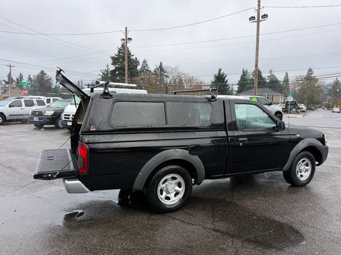 Used 2001 Nissan Frontier XE image 10