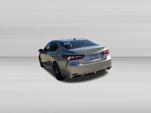 Used 2022 Toyota Camry SE w/ Carpet Mat Package (TMS) FWD image 6