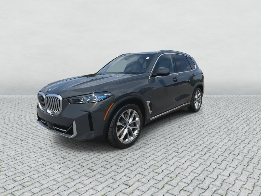 Used 2026 BMW X5 xDrive50e w/ Executive Package AWD/4WD image 4