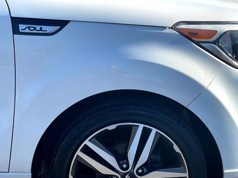 Used 2016 Kia Soul + w/ Soulful Package FWD image 15