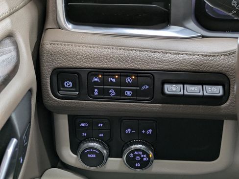 Used 2022 GMC Yukon XL Denali image 34