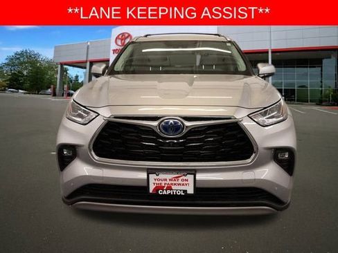 Used 2023 Toyota Highlander Platinum image 7