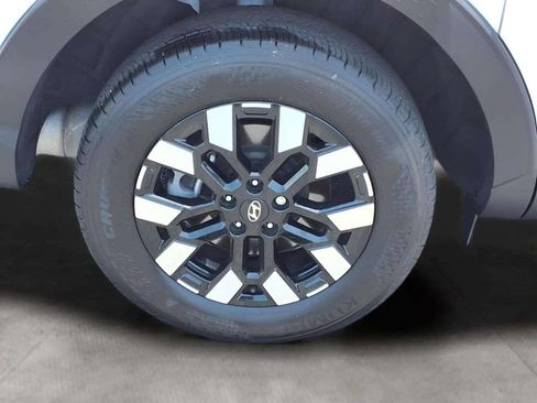 Used 2025 Hyundai Santa Cruz SE FWD image 16