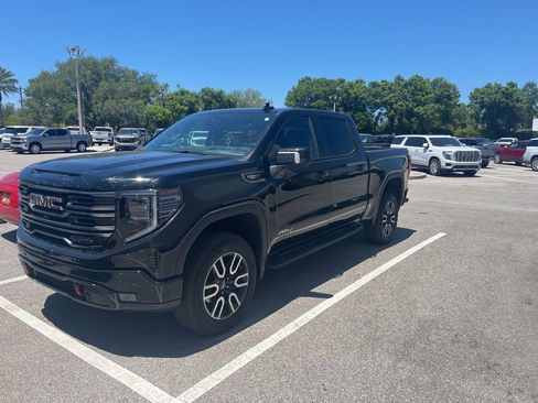 Used 2025 GMC Sierra 1500 AT4 w/ AT4 Premium Package AWD/4WD image 2
