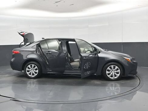 Used 2025 Toyota Corolla LE FWD image 57