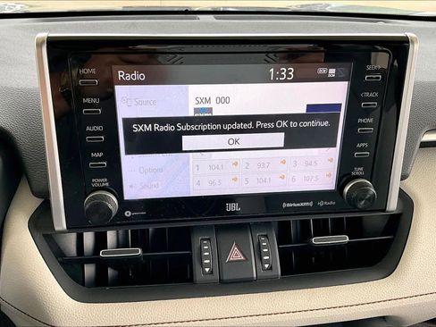Used 2020 Toyota RAV4 Limited FWD image 32