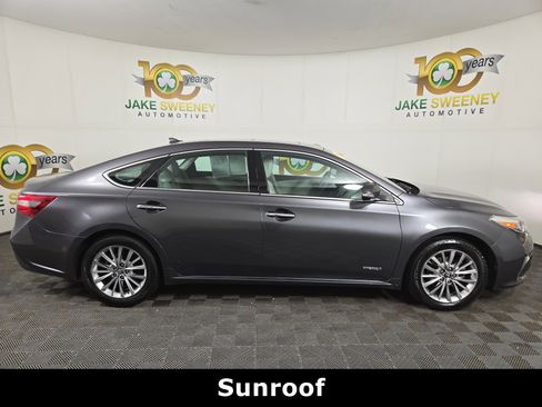 Used 2016 Toyota Avalon Limited image 11