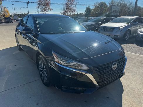 Used 2023 Nissan Altima 2.5 SV FWD image 4