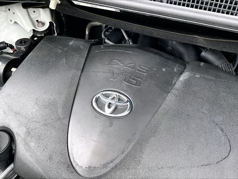 Used 2020 Toyota Sienna XLE Premium FWD image 31