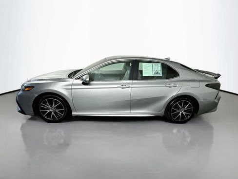 Used 2023 Toyota Camry SE w/ Convenience Package FWD image 4