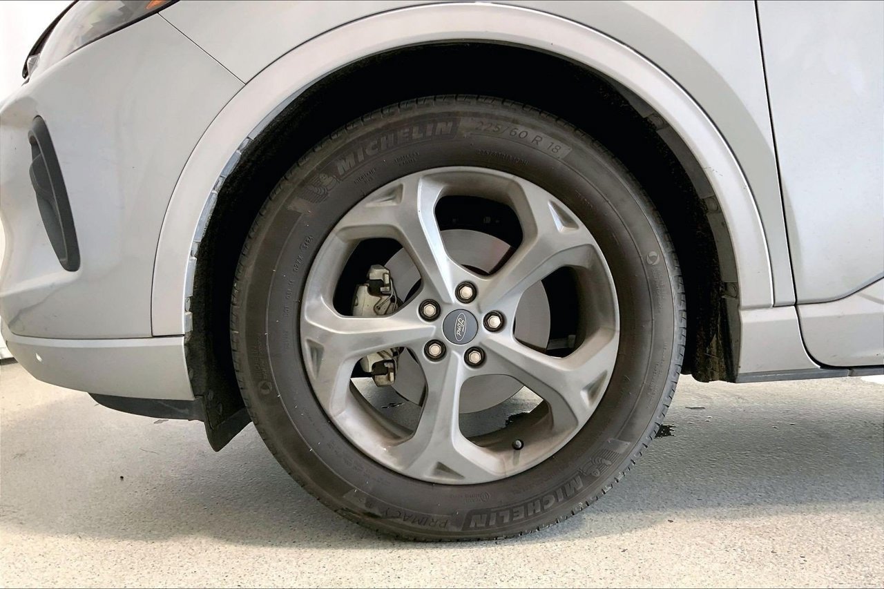 Used 2024 Ford Escape ST-Line w/ Tech Pack #1 FWD image 6