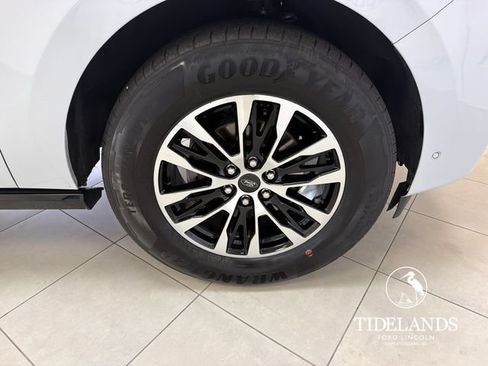 Certified 2025 Ford Expedition Platinum AWD/4WD image 34