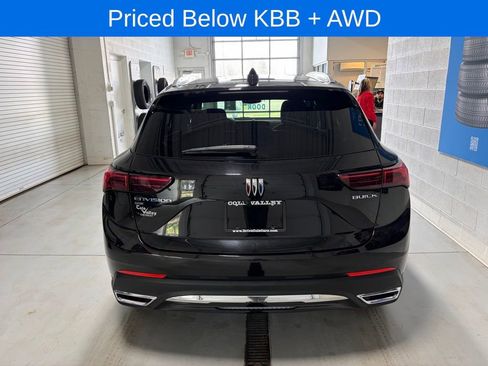 Used 2025 Buick Envision Preferred image 8