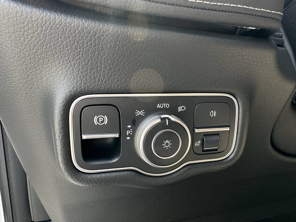 New 2027 Mercedes-Benz G 580 e image 34