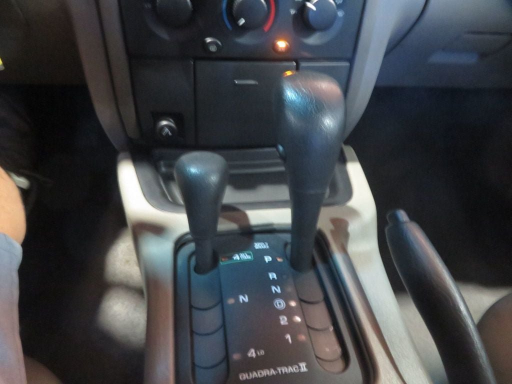 Used 2000 Jeep Grand Cherokee Laredo AWD/4WD image 41